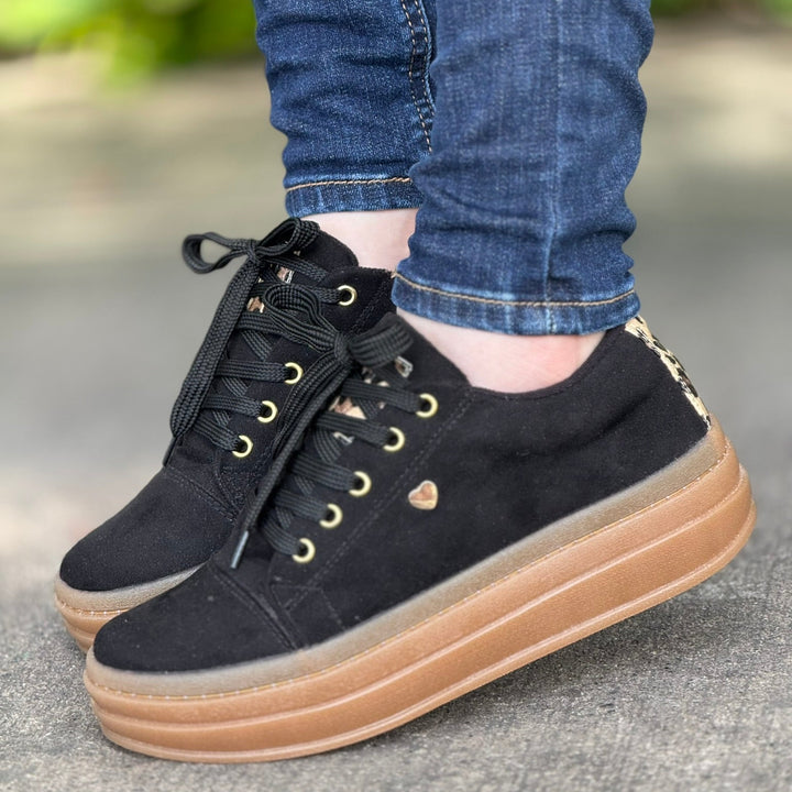 gid://shopify/MediaImage/24532742602846