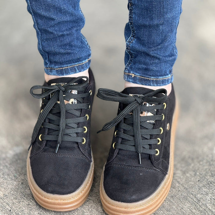 gid://shopify/MediaImage/24532742635614