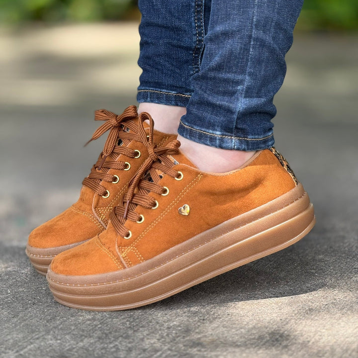 gid://shopify/MediaImage/24532742733918